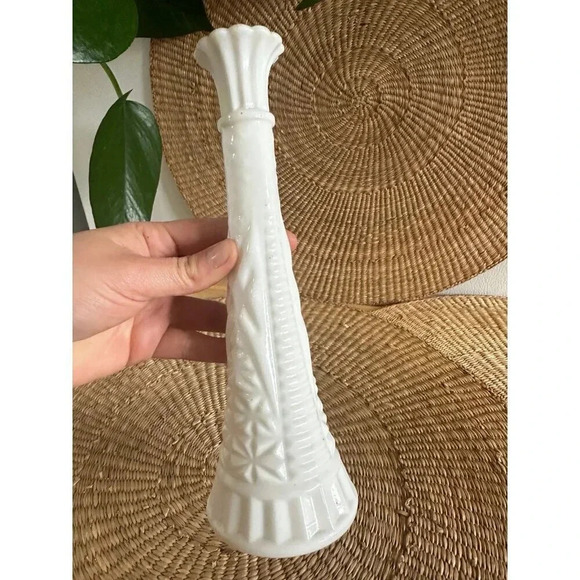 VINTAGE Milk Glass 9" tall Bud Vase Diamond Textured Embossed Vase, Mid-Century - Picture 7 of 7